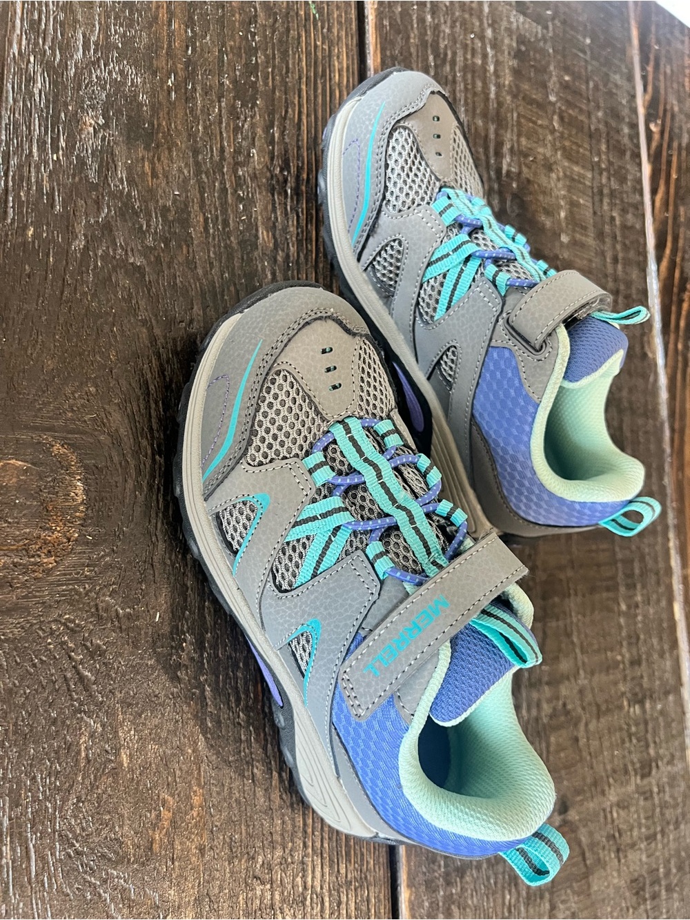 Merrell Kids Gray Sneakers with Teal & Blue Accents - Picture 3 of 7